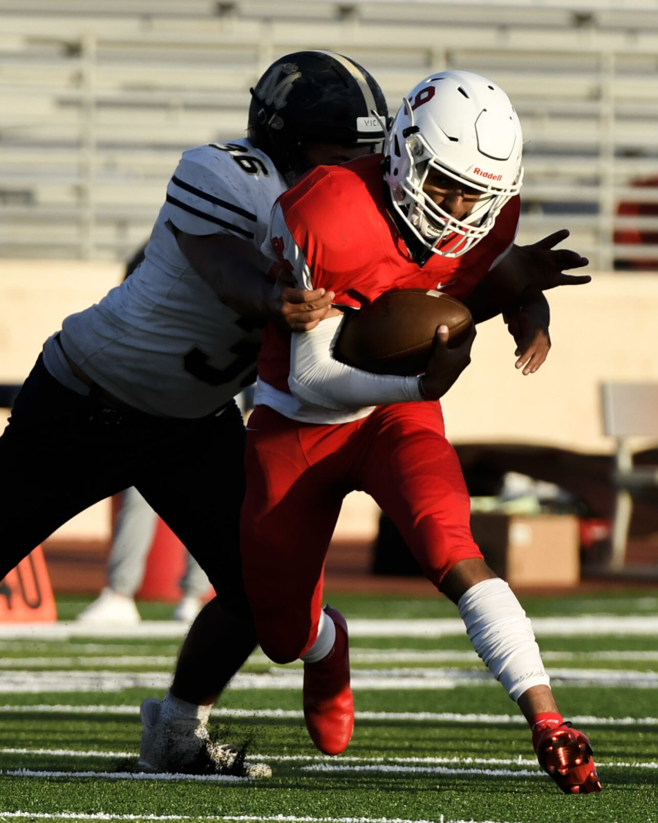 040921 MP SM football 08.JPG